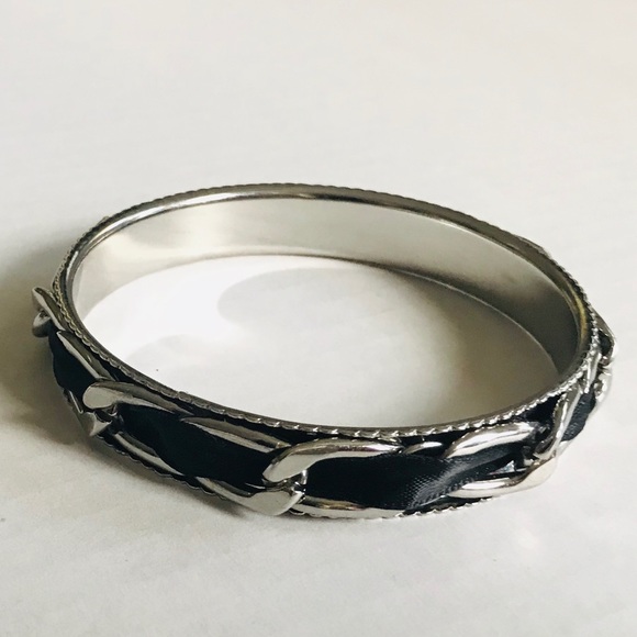 Jewelry - Chain Link Black Ribbon Silvertone Bangle Bracelet